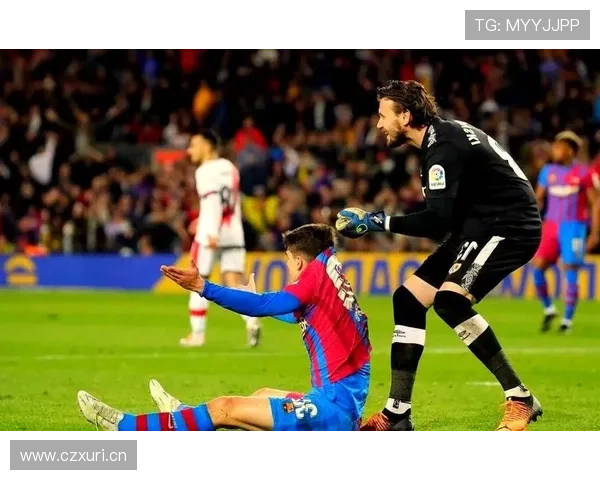 巴萨中场失控表现频现,赛季中期问题逐步显现,球队稳定性面临考验 巴萨中场失控表现频现,赛季中期问题逐步显现,球队稳定性面临考验