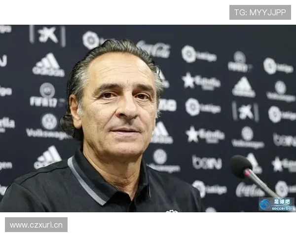 瓦伦西亚财政危机持续:转会操作受限,关键人才流失形势加剧 瓦伦西亚财政危机持续:转会操作受限,关键人才流失形势加剧